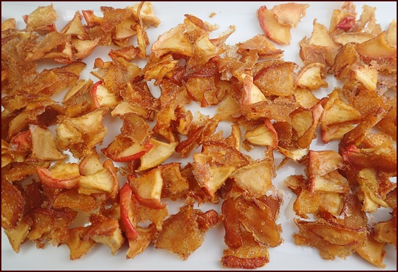 Dehydrated cooked pears and apples.