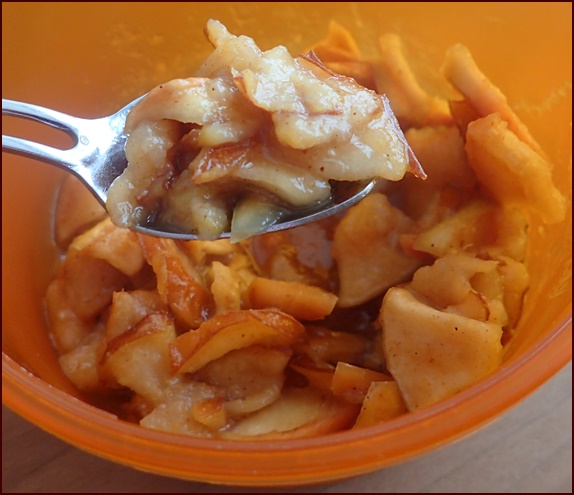 Dehydrated cooked pears and apples after rehydrating with boiled water.