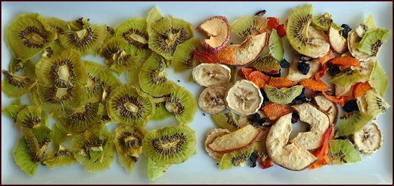 Dehydrated kiwi with dried pears, bananas, apricots, and blueberries.