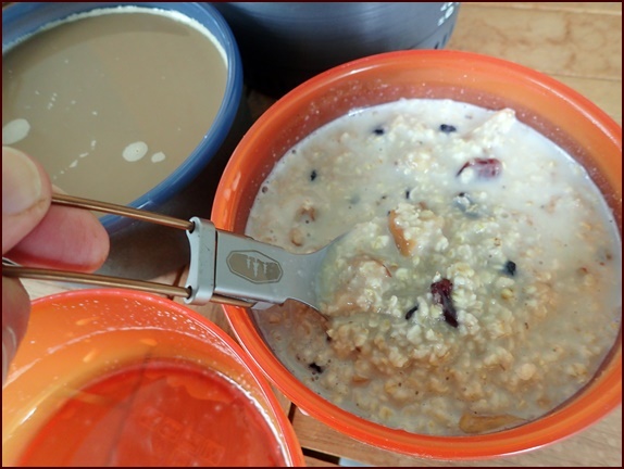 Making oatmeal and coffee in GSI Dualist bowls.